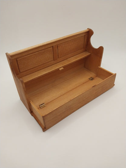 Colonial Settee With Box Bed