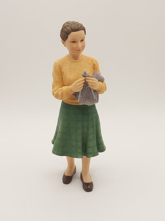 Irene Doll, Standing, Kniting, Resin