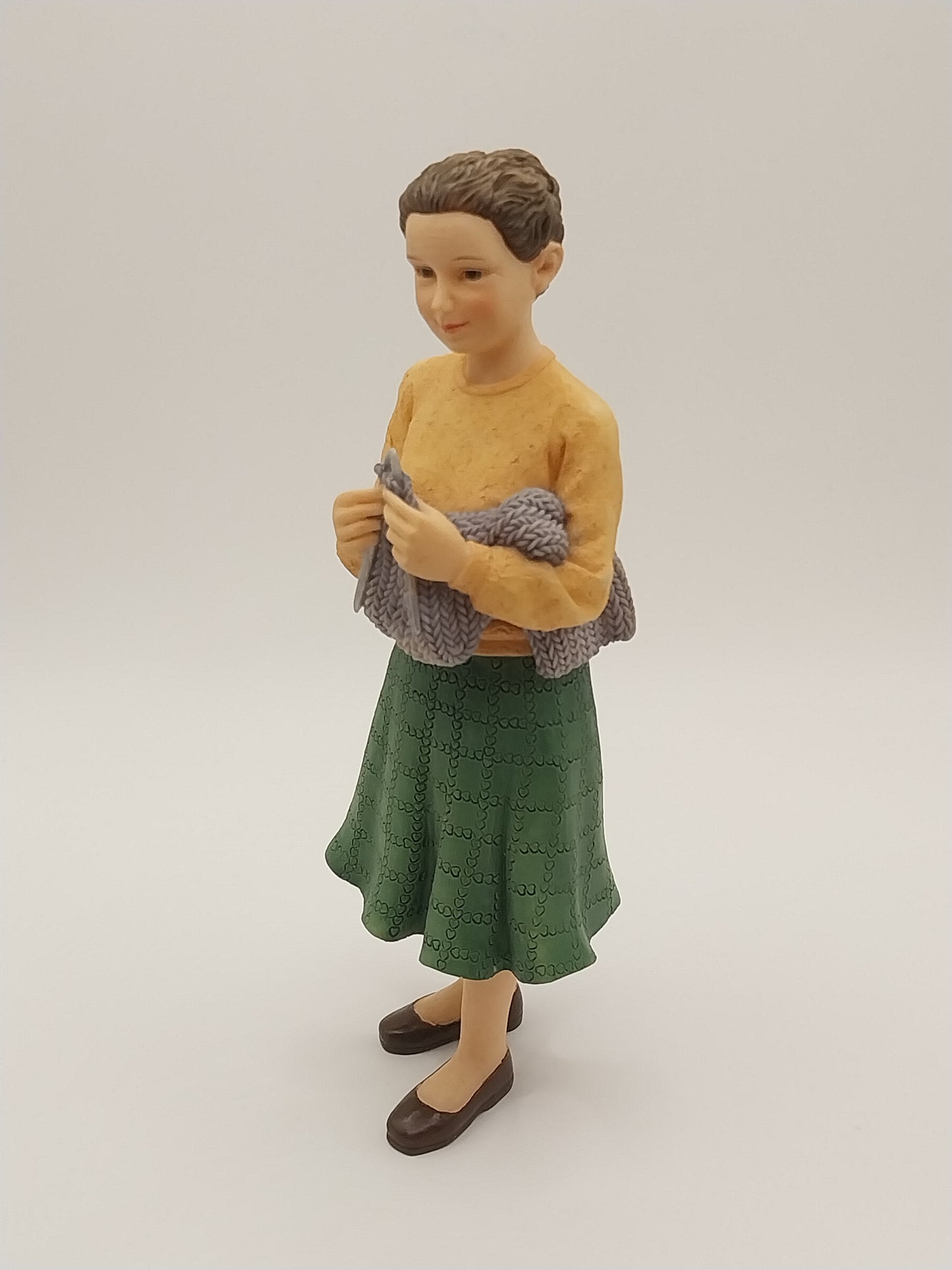 Irene Doll, Standing, Kniting, Resin