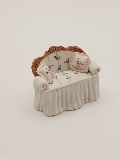 1/4" Scale Victorian Parlor Sofa, Sculpted