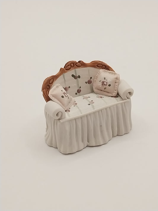 1/4" Scale Victorian Parlor Sofa, Sculpted