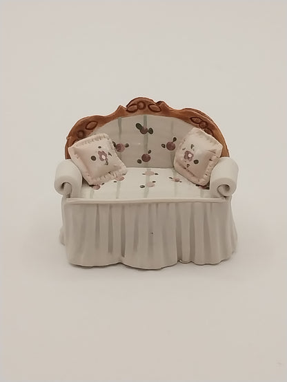 1/4" Scale Victorian Parlor Sofa, Sculpted