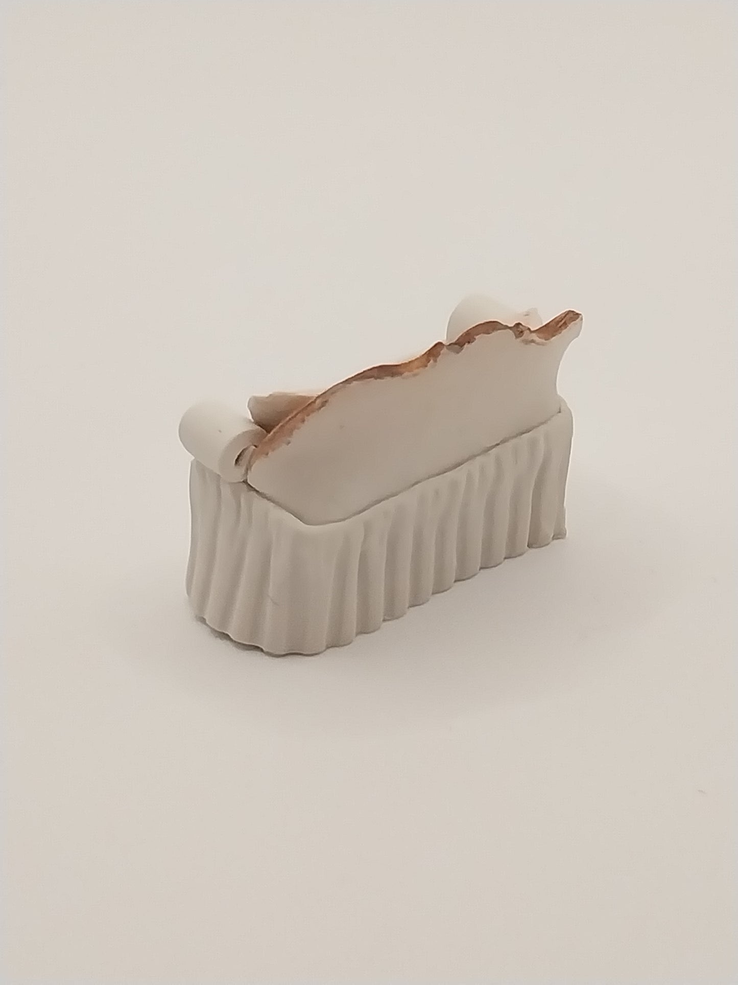 1/4" Scale Victorian Parlor Sofa, Sculpted