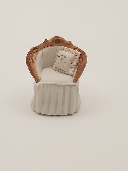 1/4" Scale Victorian Parlor Chair, Sculpted