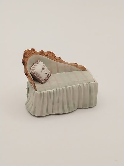 1/4" Scale Victorian Chaise, Sculpted