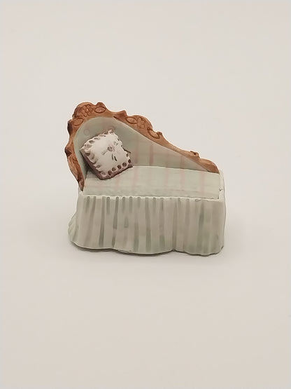 1/4" Scale Victorian Chaise, Sculpted