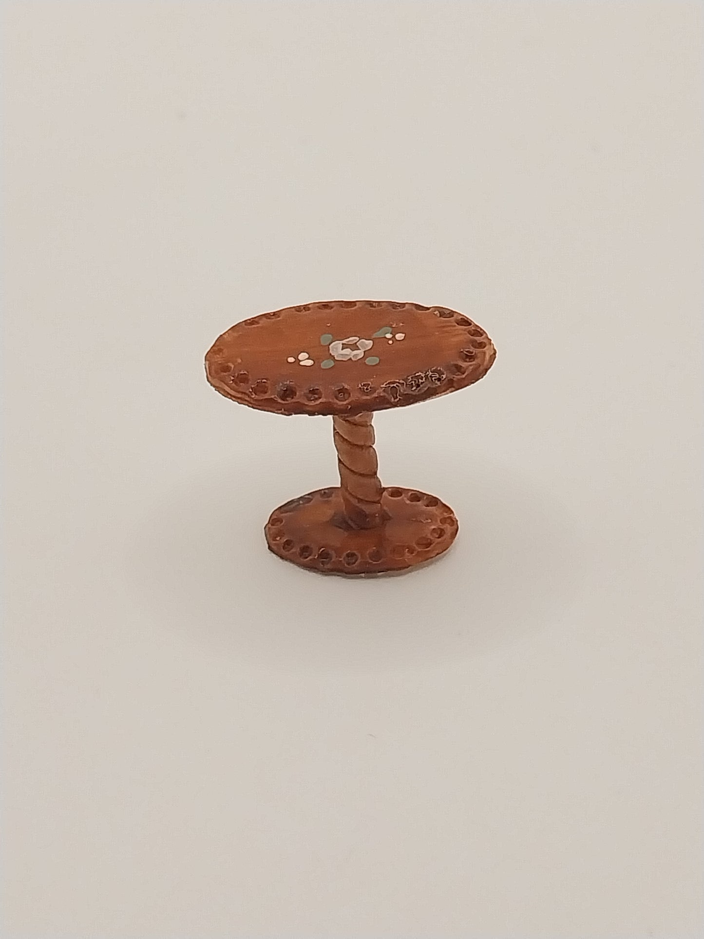 1/4" Scale Tea Table & Tea Set, Sculpted