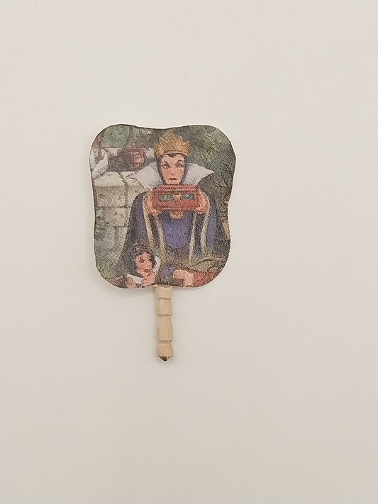 Hand Fan, Snow White & The Queen