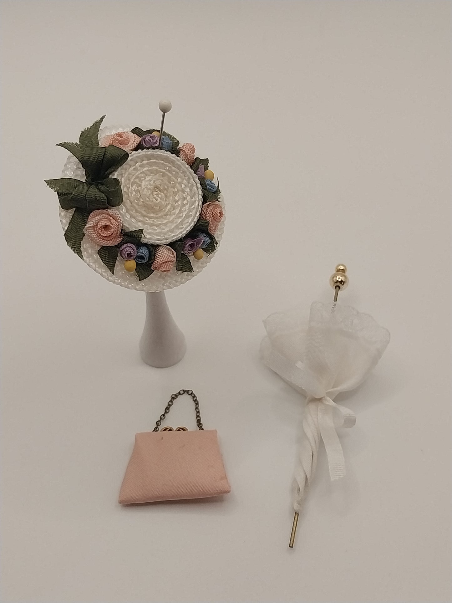 Ladies Straw Hat, Umbrella, & Purse