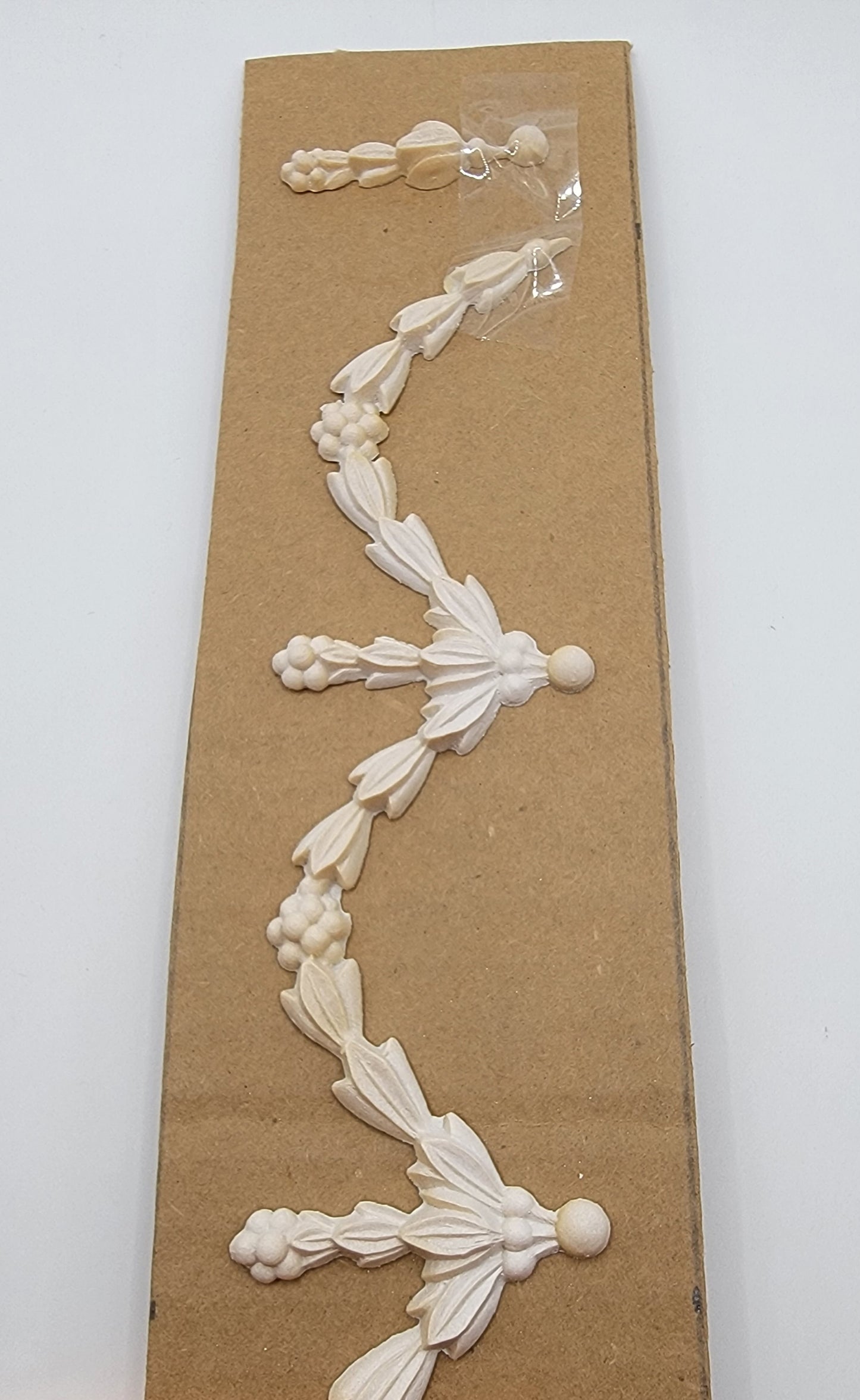 Bellflower Festoon Swag w/Bellflower Drop