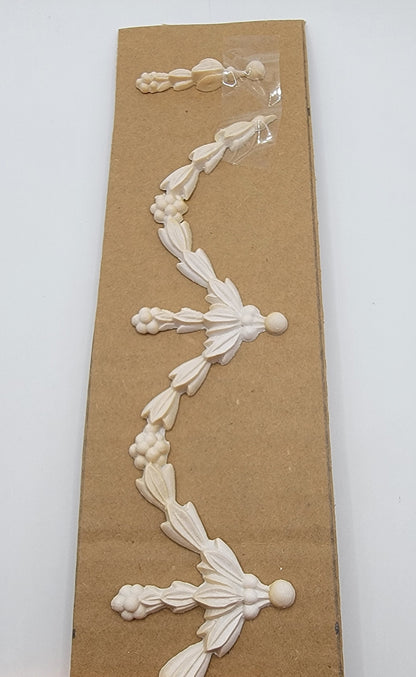 Bellflower Festoon Swag w/Bellflower Drop