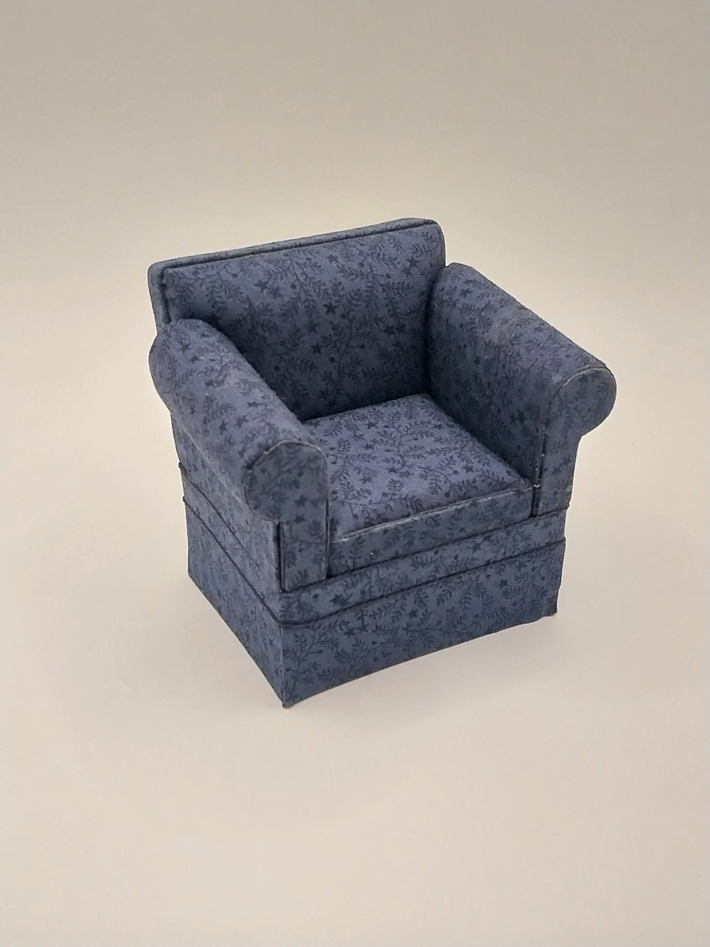 CRH806, Cara Navy Chair