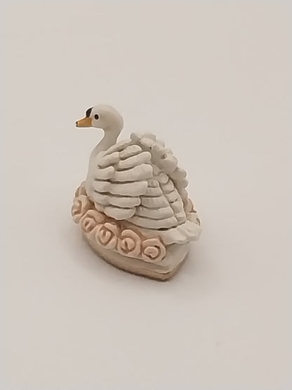 Swan & Rose Figurine, #154 Zadar