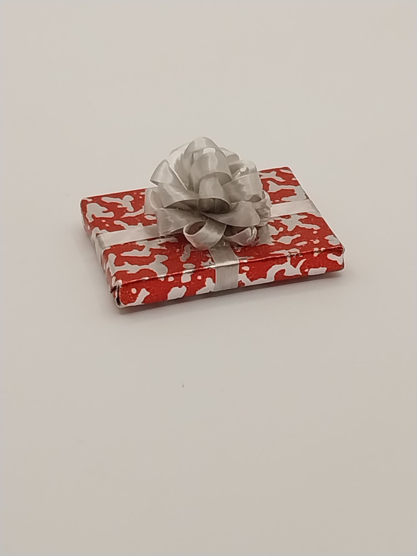 CRH855, Wrapped Christmas Gifts, Assorted, Single