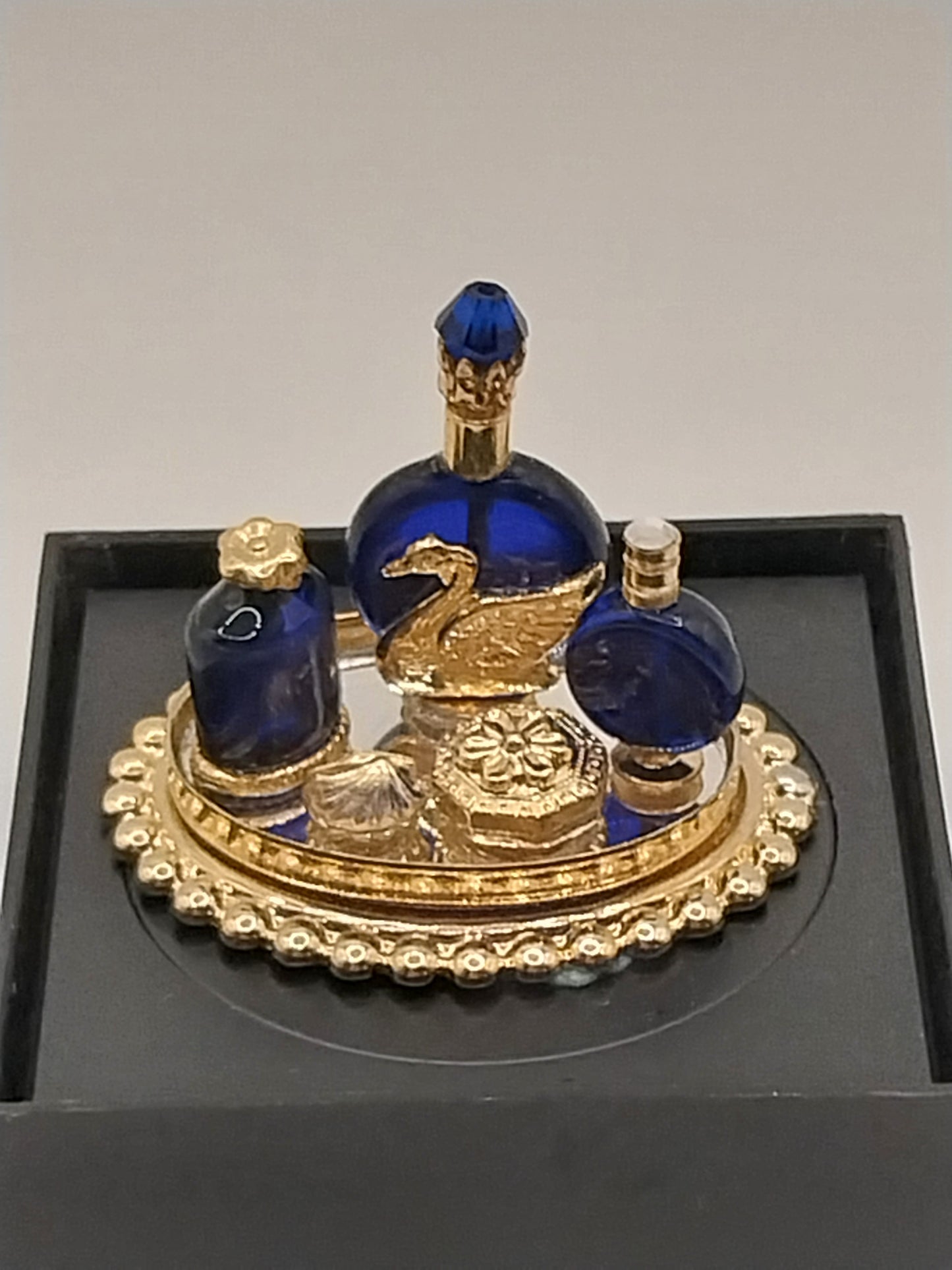 CRH874, Perfume Tray, Cobalt Swansong