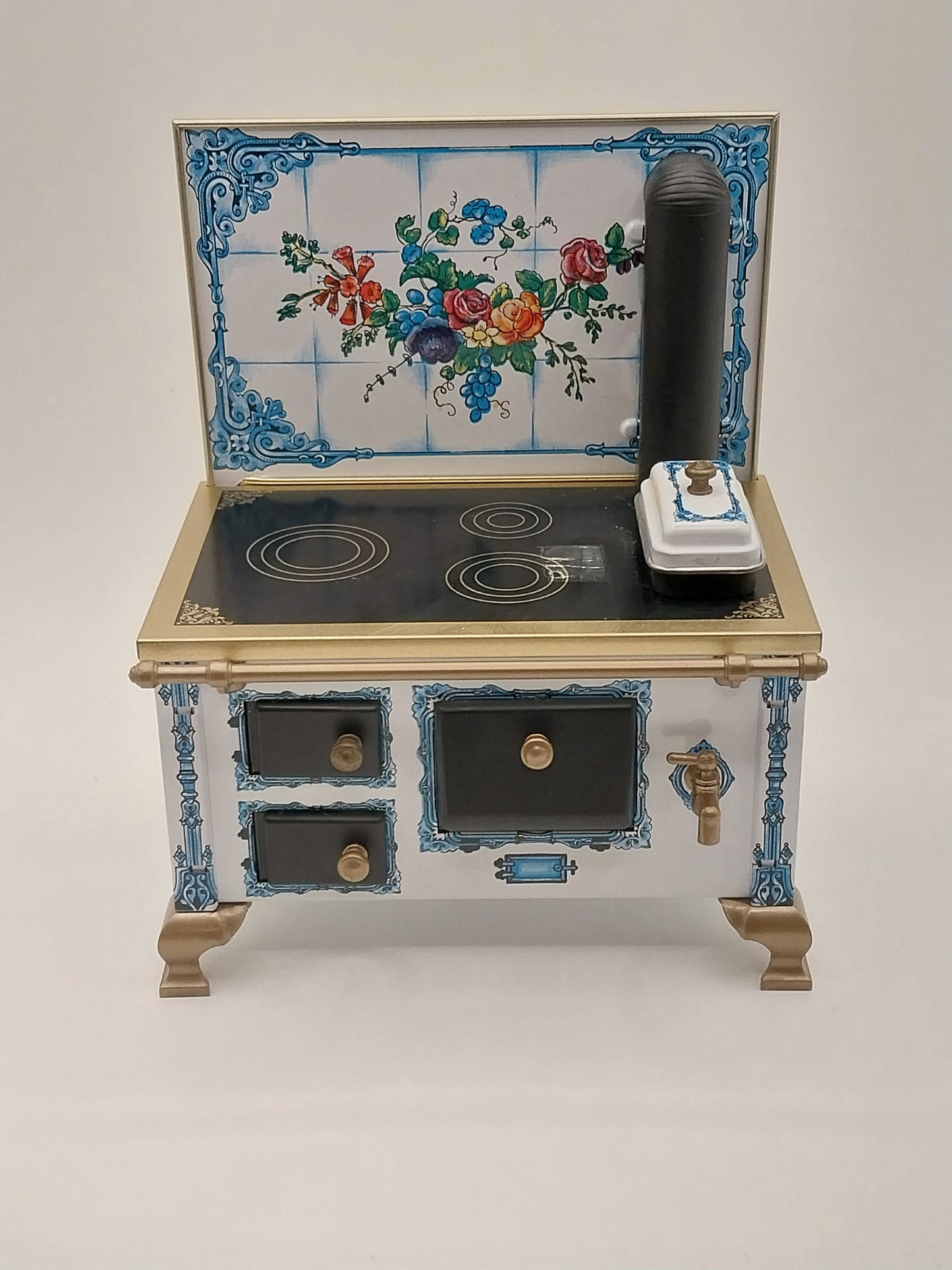 CEA278, Vintage Tin Flower Tile Stove