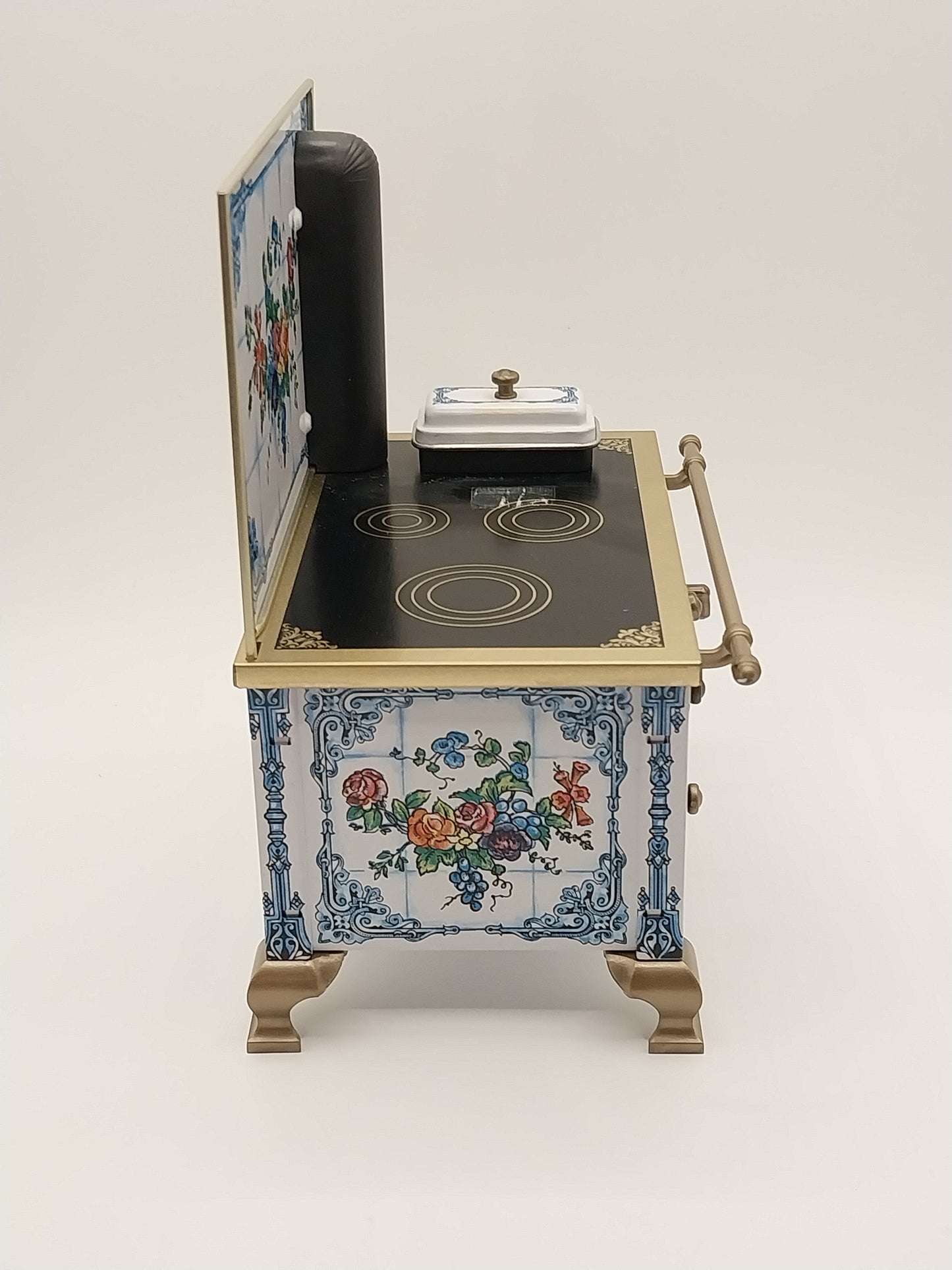 CEA278, Vintage Tin Flower Tile Stove