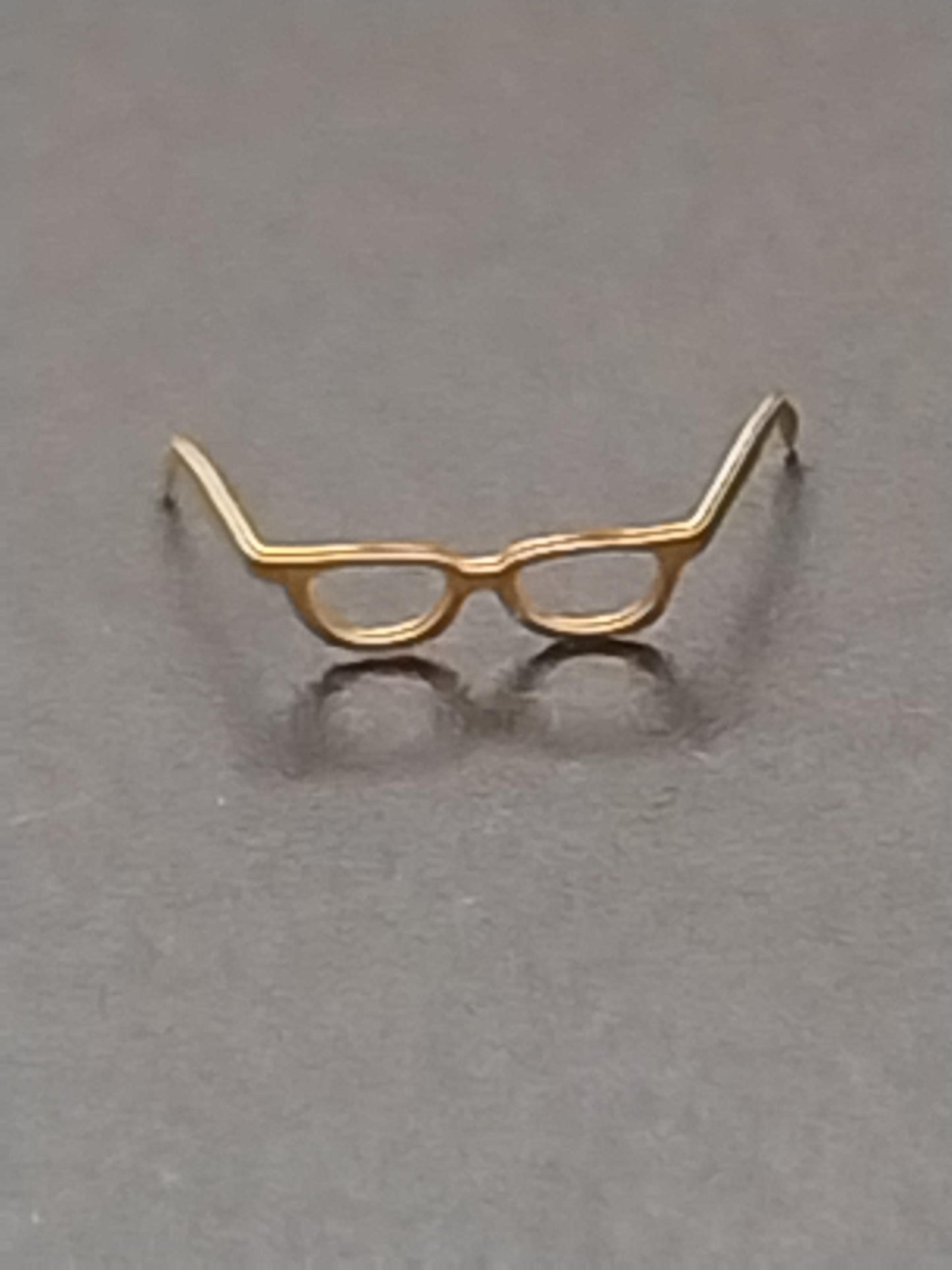 1/2" Scale Pair of Glasses