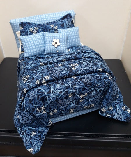 Double Bed Dressed, Blue Ridge