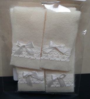 Towels with Bows, Cream