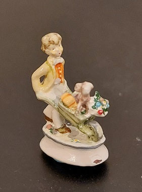 Country Courting Figurine, Olszewski