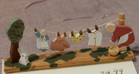 1/2" Scale Decorative Lady Clothesline