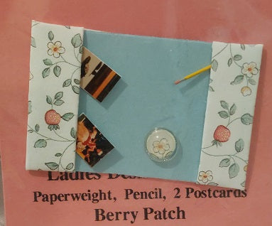 Ladies Desk Blotter, Berry Patch