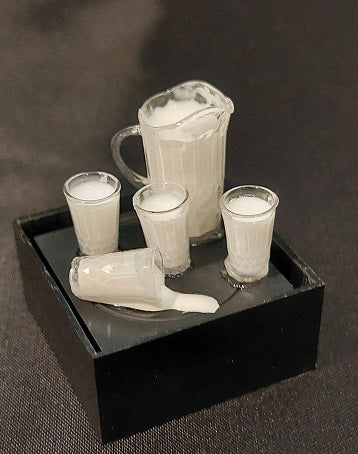 Milk Pitcher & 4 Glasses, Spilt