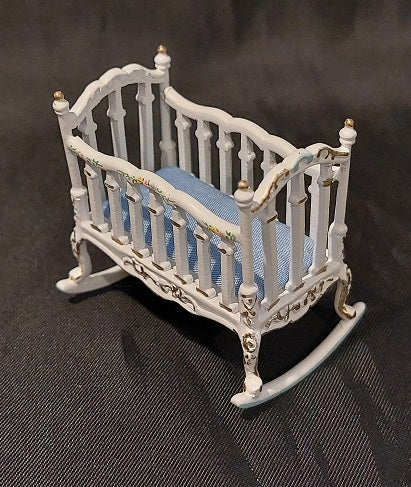 1/2" Scale Cradle, Handpainted, White