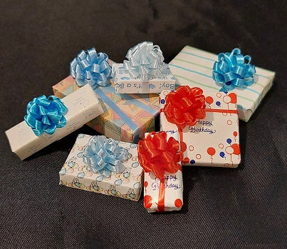 Wrapped Gifts with Bow, Assorted