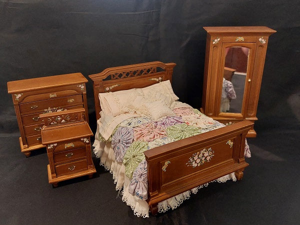 Bedroom Set, Dressed & Handpainted, Walnut, 4pc