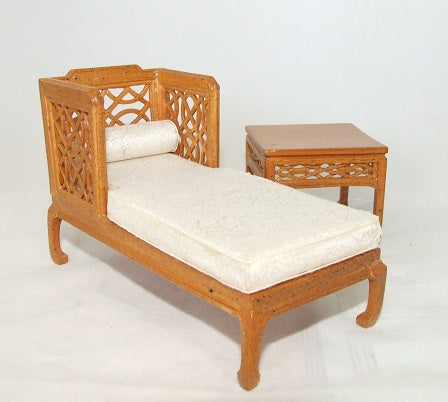 Regency Lattice Chaise & Table