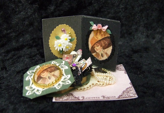 Memory Box with Lid, Filled