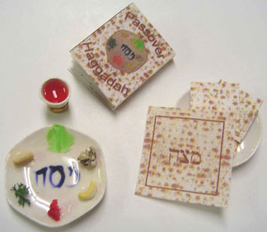 Matzo Sedar Plate Set