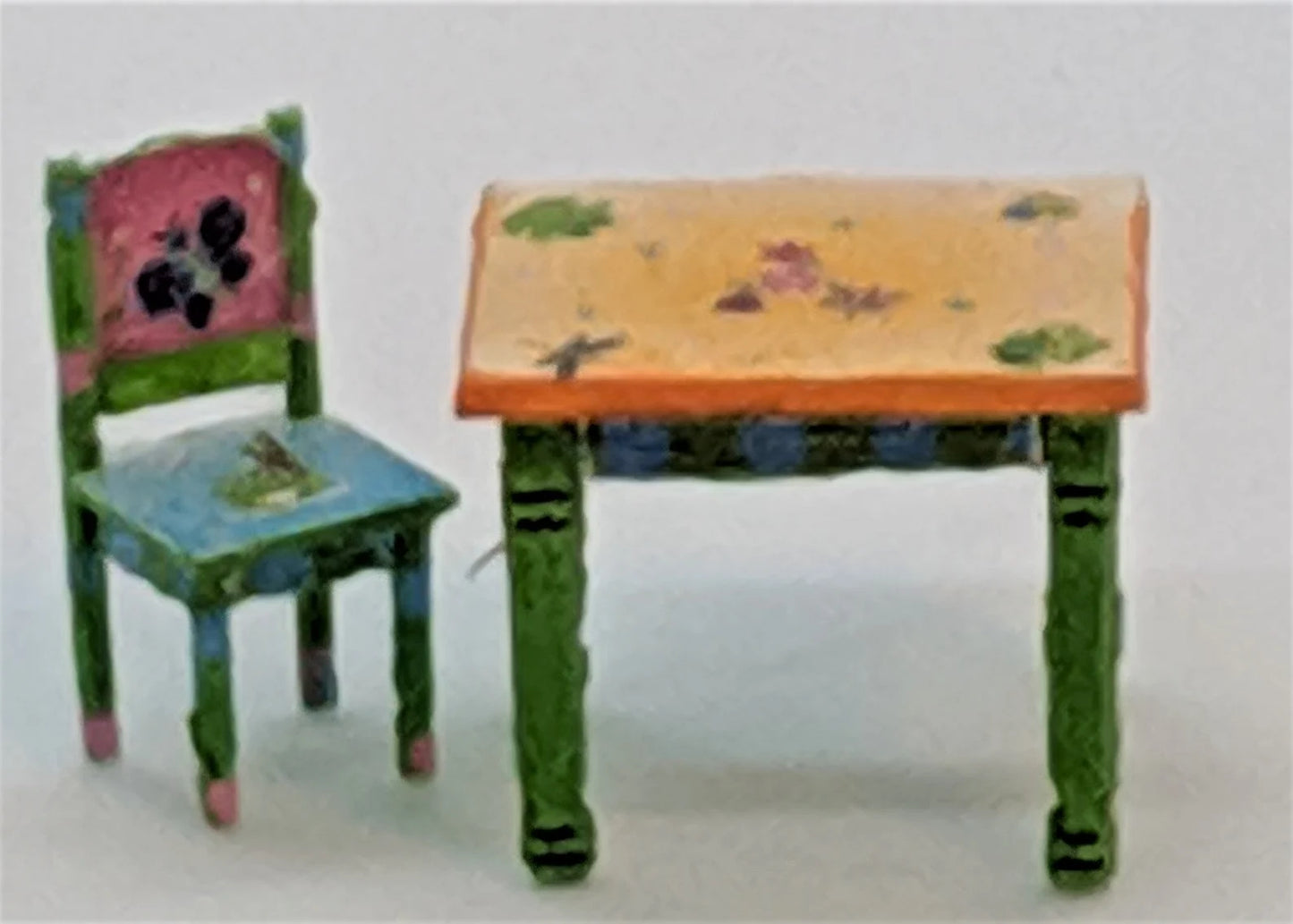 1/4" Scale Children Table & Chairs Kit, Bug, Disc