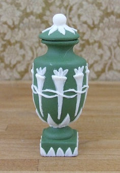 Wedgewood Cobered Urn with Lid, Green